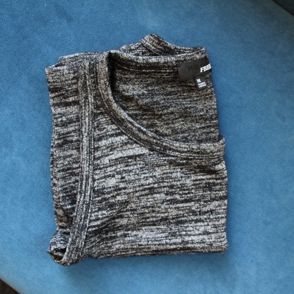 Black and White Marled Wilfred Free Crop Top - Picture 6 of 6